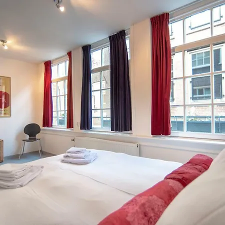 Here's Lucy * Ámsterdam